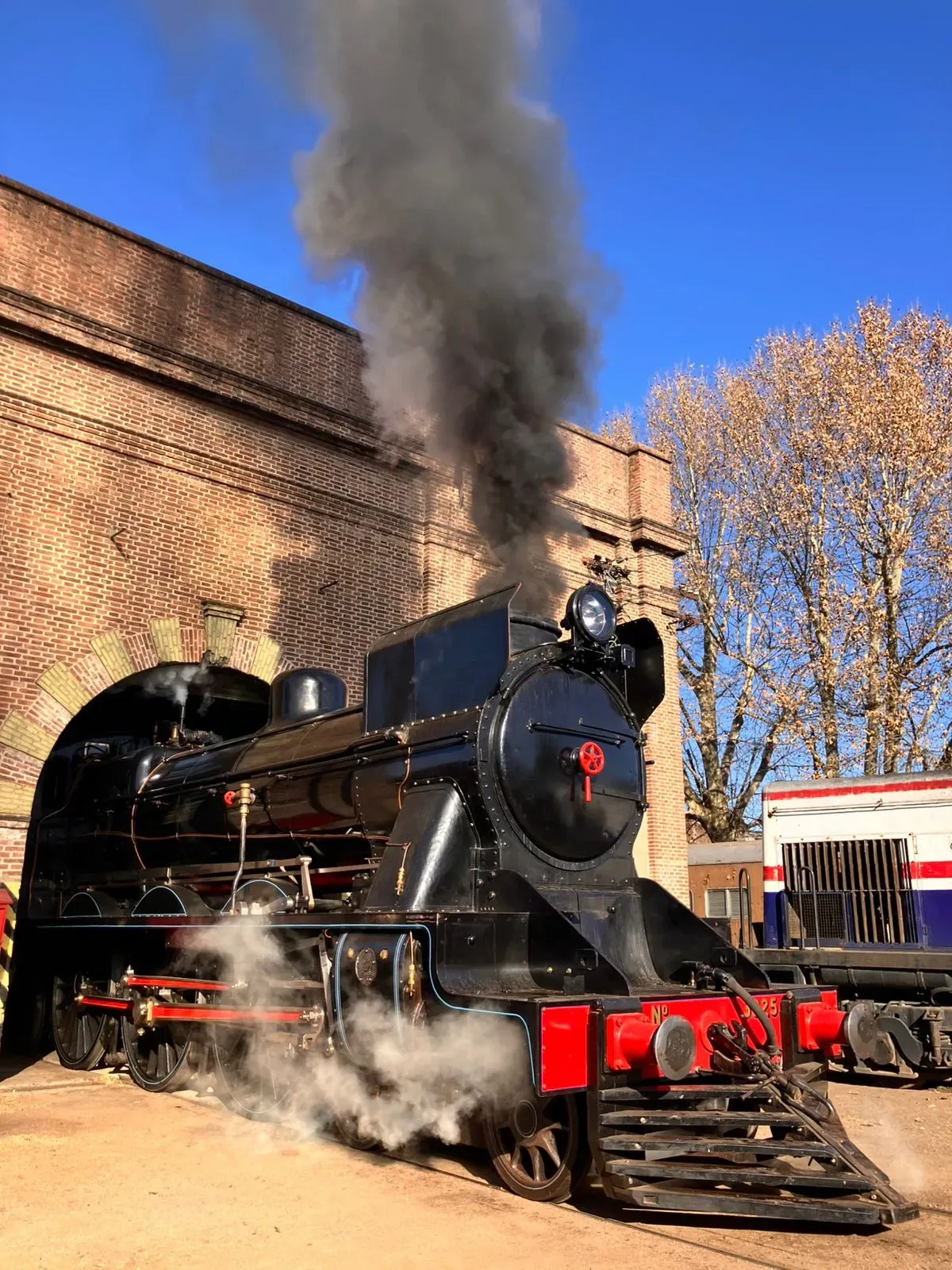El Ferroclub de Escalada, el taller de donde salió la locomotora a vapor que sorprende en Zona Sur El Ferroclub de Escalada, el taller de donde salió la locomotora a vapor que sorprende en Zona Sur