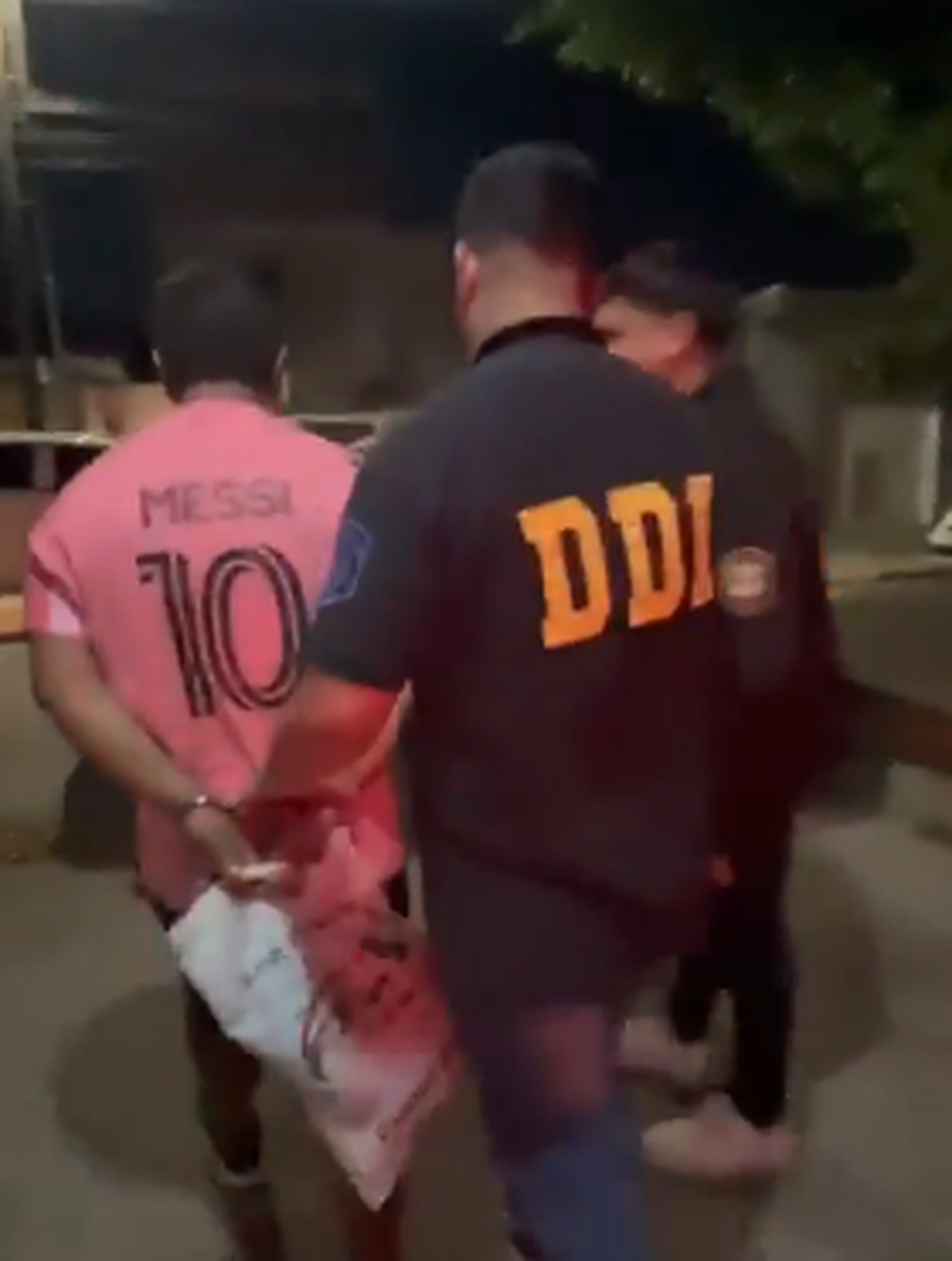 La detención del cantante se dio en su casa de Villa Fiorito, Lomas de Zamora. 