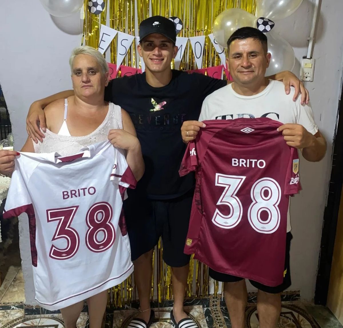 Tiene 19 años, es de Glew y debutó en la Primera de Lanús: Fue una locura, no me lo esperaba