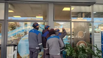 Ver el partido trabajando en San Vicente en comercios o en bares: Es una locura vivirlo así