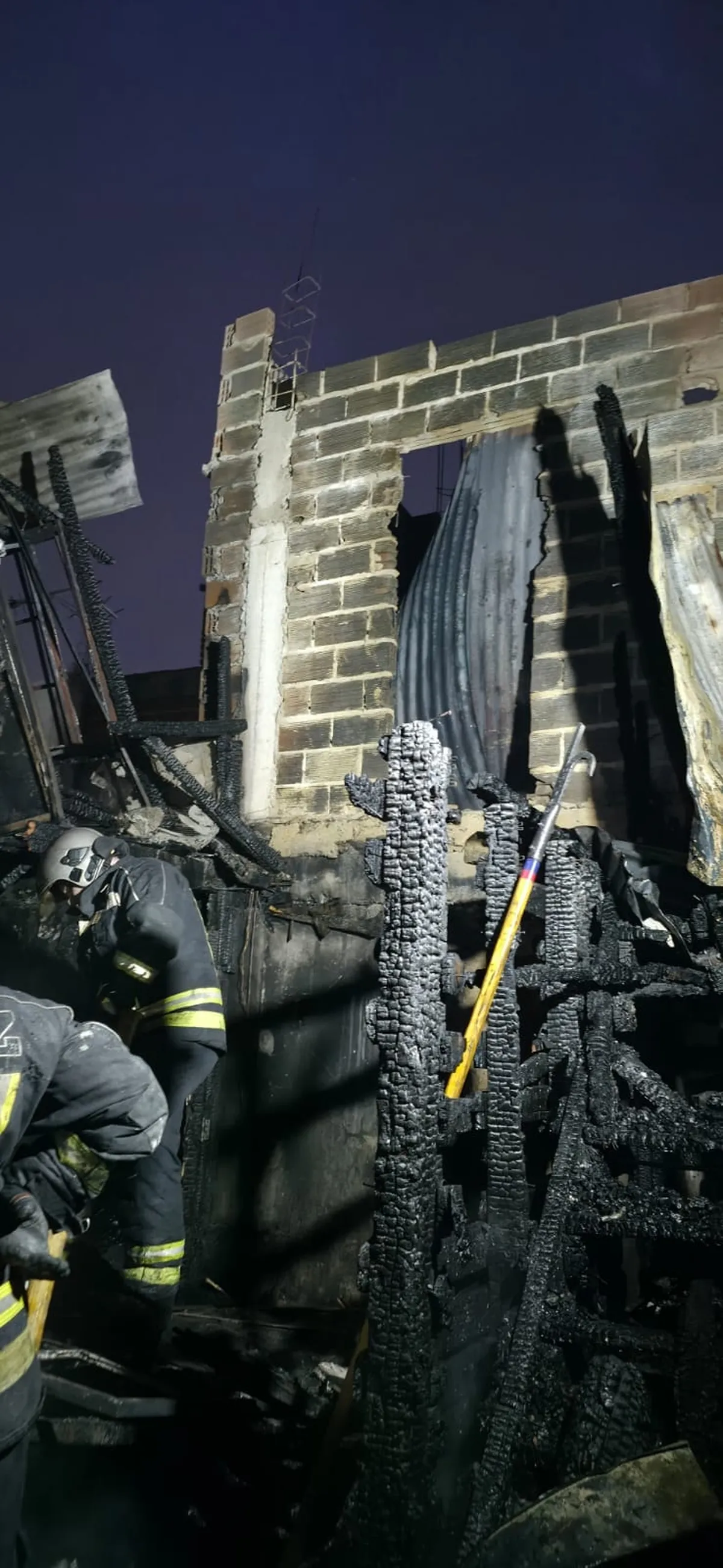 El incendio afectó a una vivienda en Lomas de Zamora. 