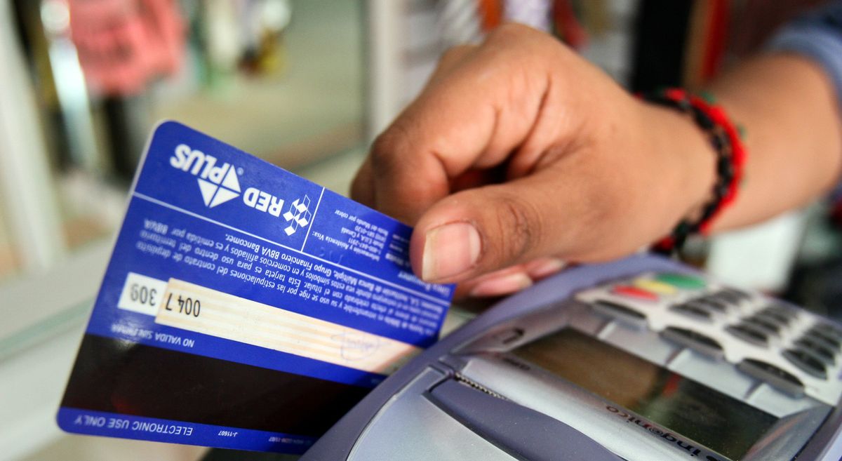 Aumentan un 30% los límites para compras con tarjetas de crédito