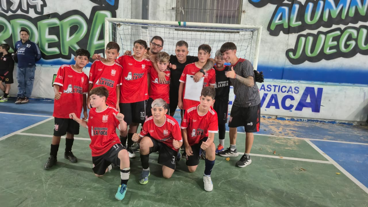 Categor&iacute;a 2013 de Atl. Rojo de la liga de f&uacute;tbol infantil.