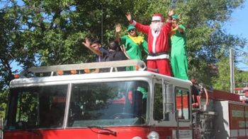 Los Bomberos de San Vicente recorren hoy la ciudad con Papá Noel: entérate a qué hora y por dónde pasan