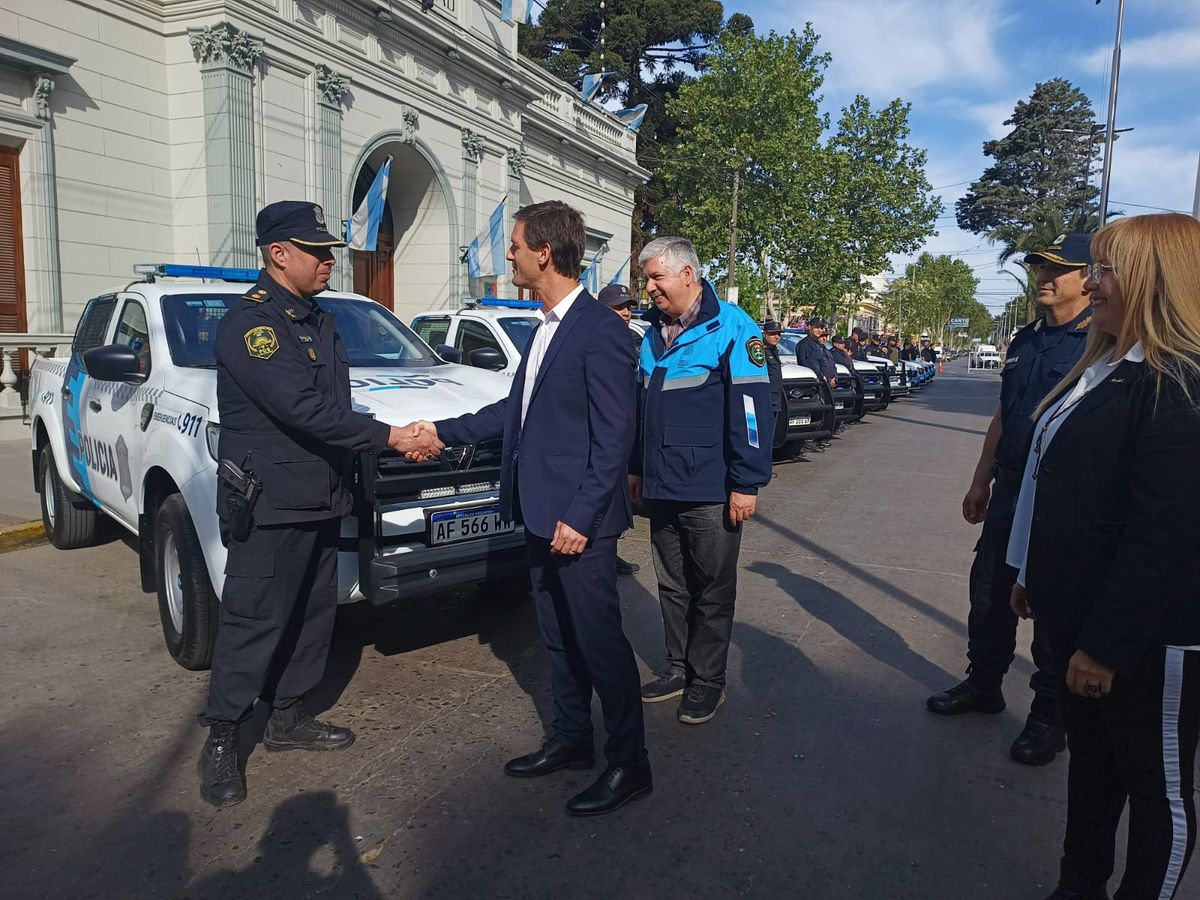 La presentación de los móviles policiales en San Vicente