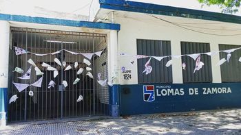 Banfield: destruyeron pañuelos hechos por alumnos de la Primaria 33 y los tiraron a la basura