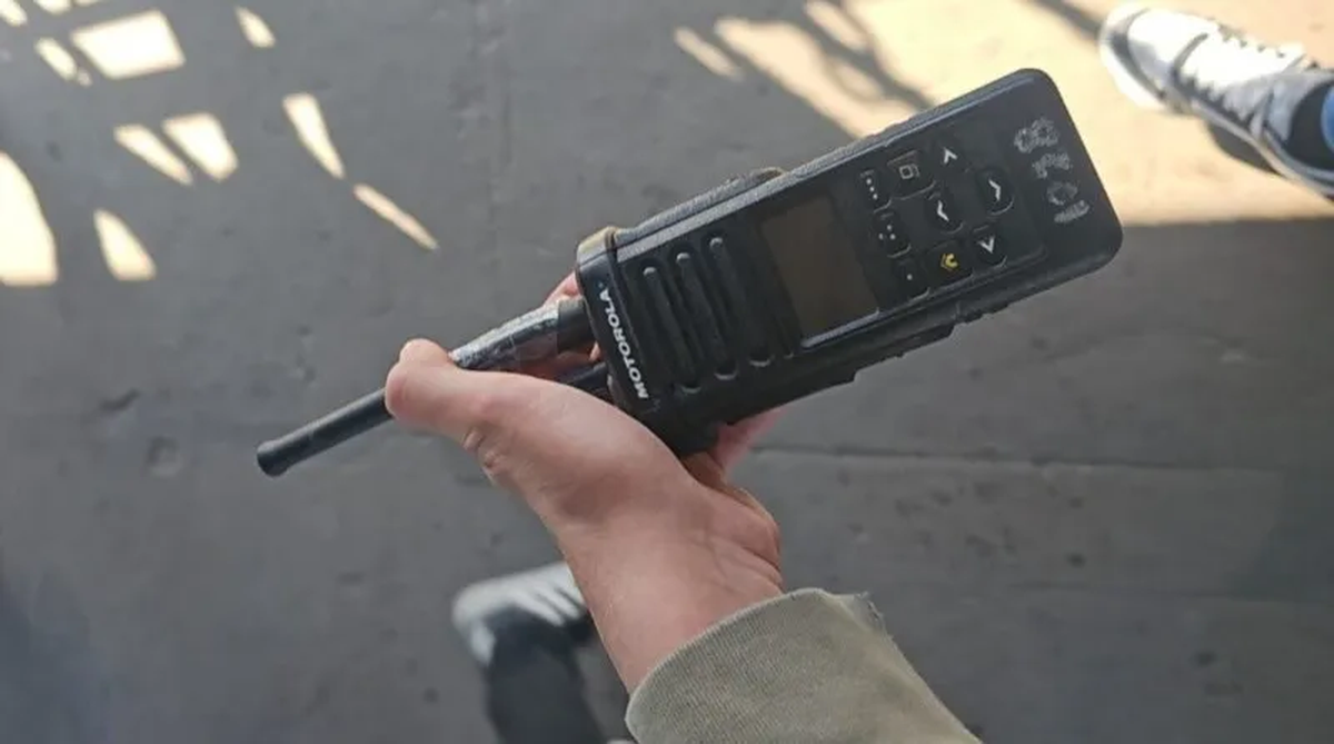 El handy era modelo AX200. 