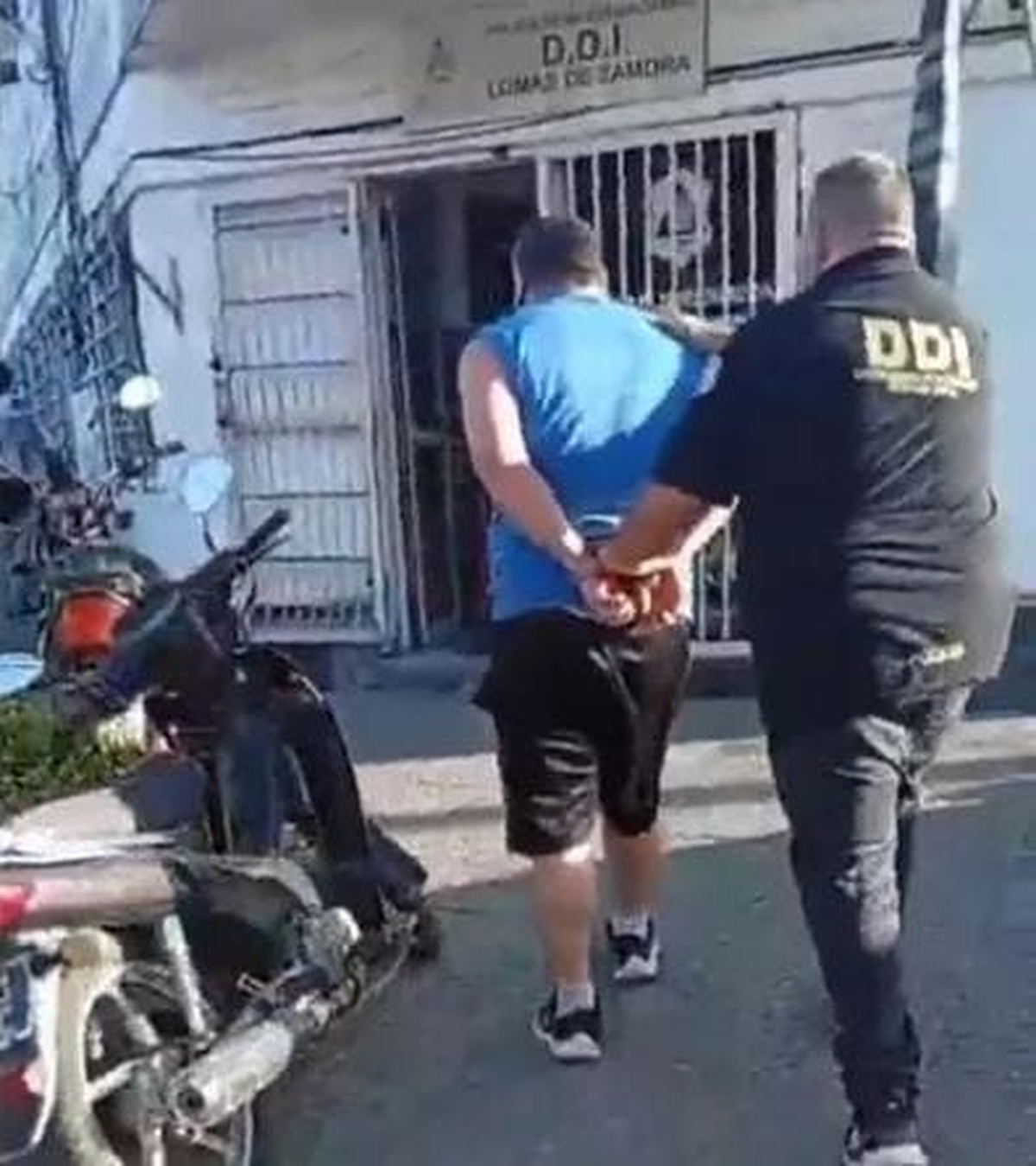 El detenido será investigado por la Justicia de Lomas de Zamora. El detenido será investigado por la Justicia de Lomas de Zamora.