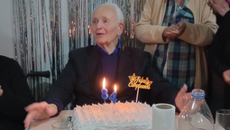el padre francisco de san vicente celebro sus 84 anos junto a la comunidad