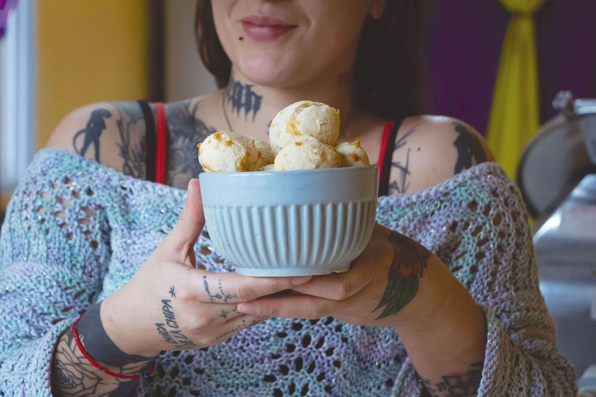 Rocío comenzó a vender chipá en 2021 y hoy en día tiene su local en El Jagüel.