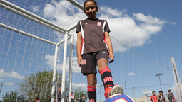 alejandra, una crack en san martin de monte grande: tiene 10 anos y compite junto a los varones