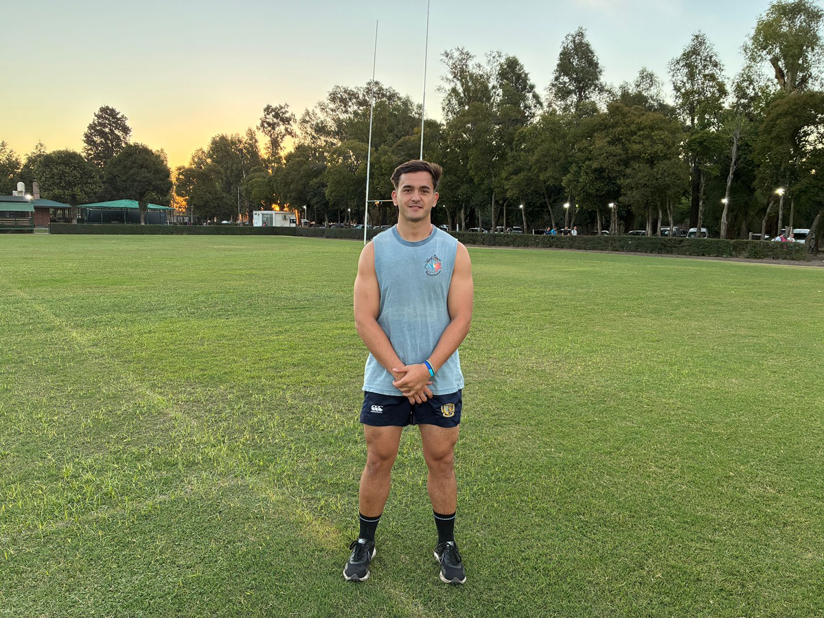 Lucas Pallas, subcapitán de San Albano de Burzaco. 