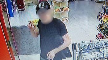 Mechero en una farmacia de Alejandro Korn: quedó filmado mientras se llevaba perfumes