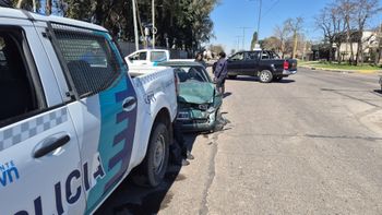 Terrible choque entre dos autos en Almirante Brown: dos personas heridas