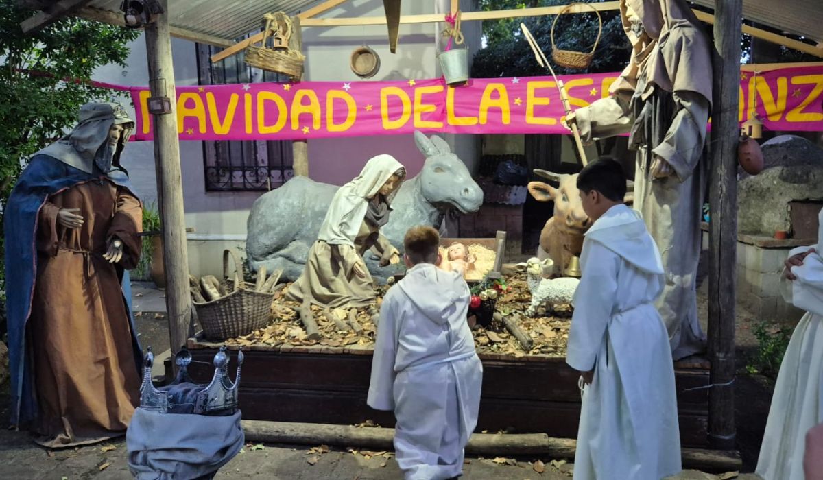 La celebración duró una hora.