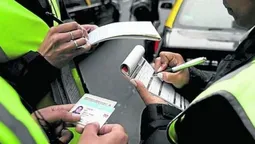 aumentan las multas de transito en buenos aires: cuanto pasan a costar desde marzo