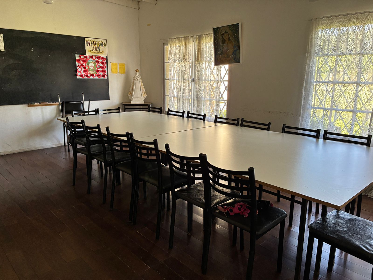 Más de 110 niños asisten a catequesis en la capilla. Más de 110 niños asisten a catequesis en la capilla.