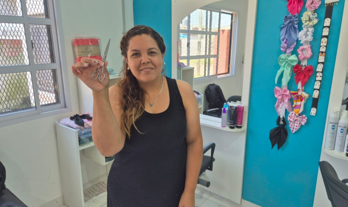 Trabaja con turnos, sin orden de llegada.