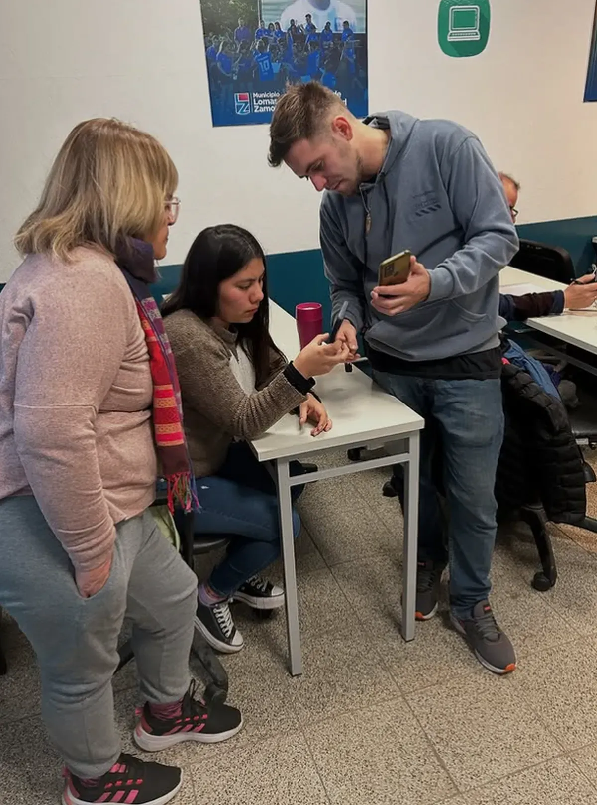 El Punto Digital de Fiorito abrió la inscripción a cursos gratuitos de herramientas digitales que se dictarán durante abril. El Punto Digital de Fiorito abrió la inscripción a cursos gratuitos de herramientas digitales que se dictarán durante abril.