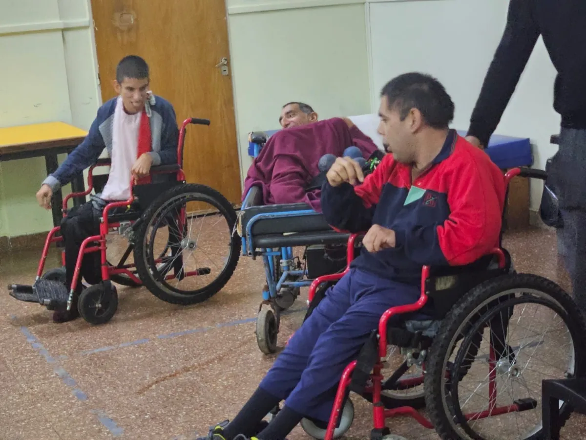 Dos de los 12 hogares del predio reciben a personas con graves problemas de movilidad.