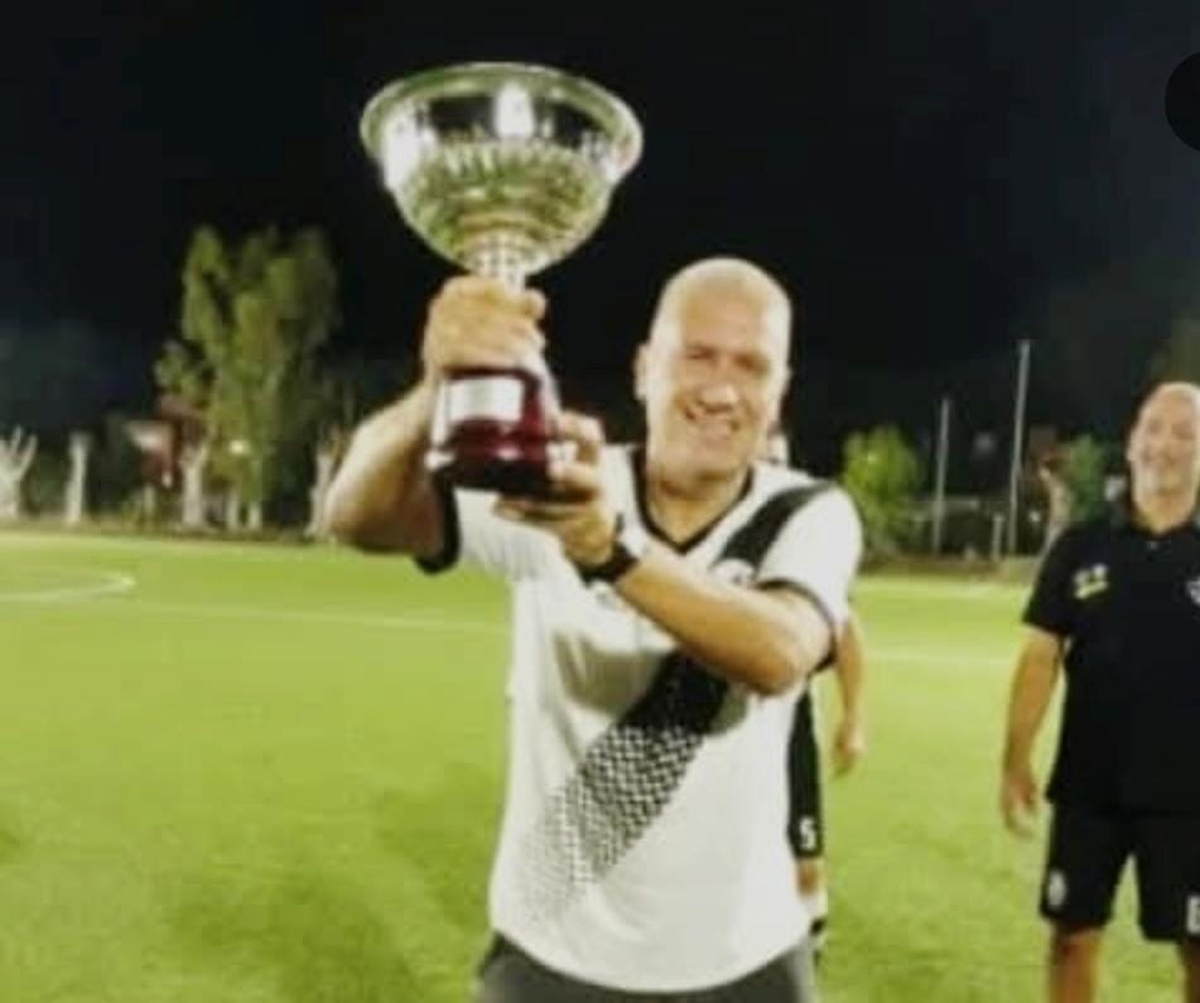 El histórico hincha fue nieto del Presidente de Claypole que estuvo en 1950. El histórico hincha fue nieto del Presidente de Claypole que estuvo en 1950.