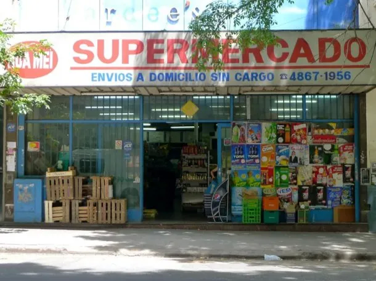Sentir lástima, el inentendible cartel de un supermercado chino que se hizo viral