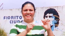 lomas de zamora: una vecina fue la primera en llevar la direccion diego armando maradona en su dni