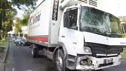 choque en la general paz: 19 heridos tras el impacto entre un camion y un colectivo