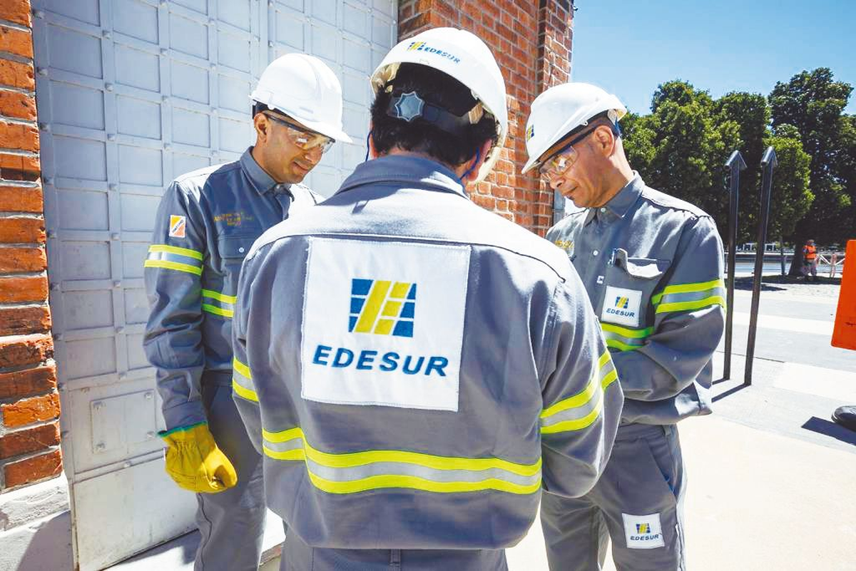 El WhatsApp de Edesur para reclamar por cortes es +54 9 11-6187-6995. 