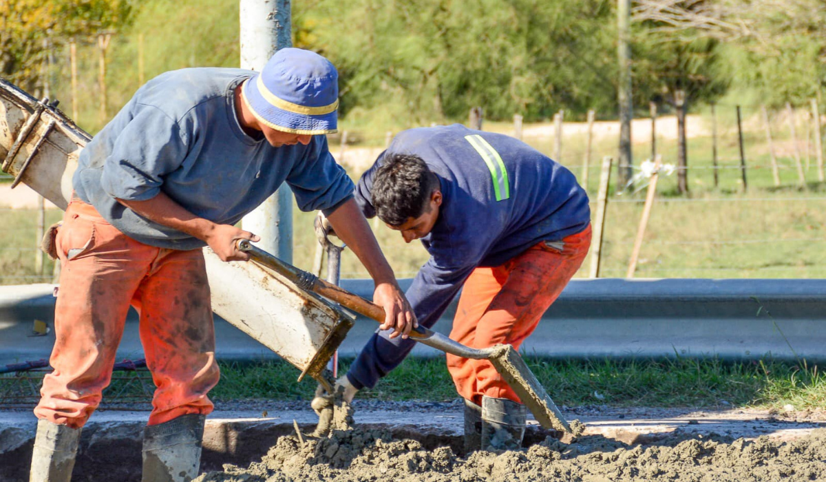 Avanzan con trabajos de repavimentación de la Ruta 6 en San Vicente