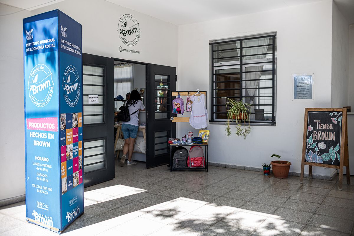 El lugar est&aacute; ubicado en en Cruz del Sur 1200, en Almirante Brown.