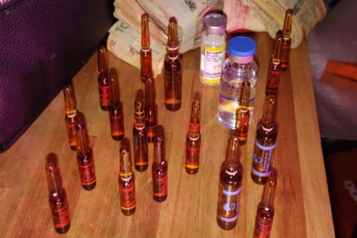 Estas ampollas de fentalino fueron encontradas en los allanamientos en Avellaneda. 