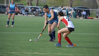 Esteban Echeverría: la referente del hockey de Del Sur que comparte camiseta con su hermana y su hija