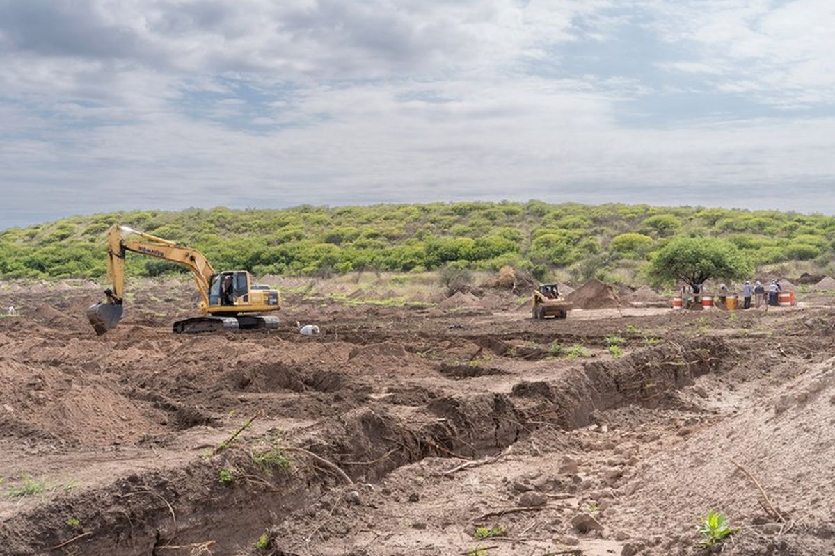 Trabajos de excavación realizados por el Equipo Argentino de Antropología Forense en el predio del ex centro clandestino de detención La Perla, donde fueron hallados los restos del vecino de Banfield. 