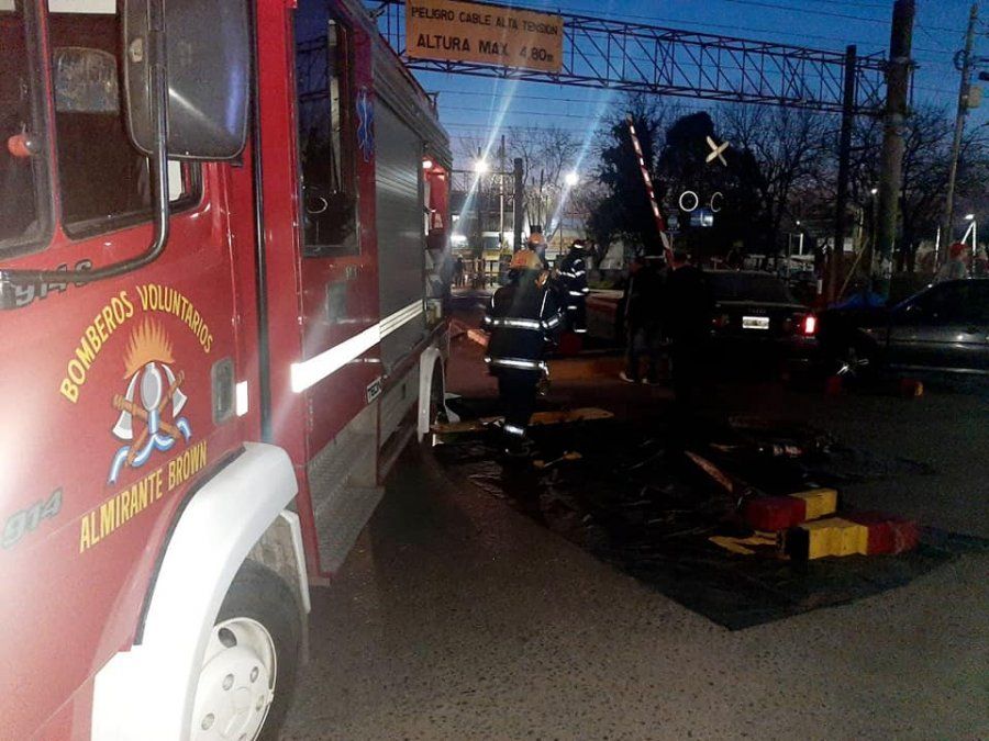 Choque en Almirante Brown - Imagen: Bomberos Voluntarios