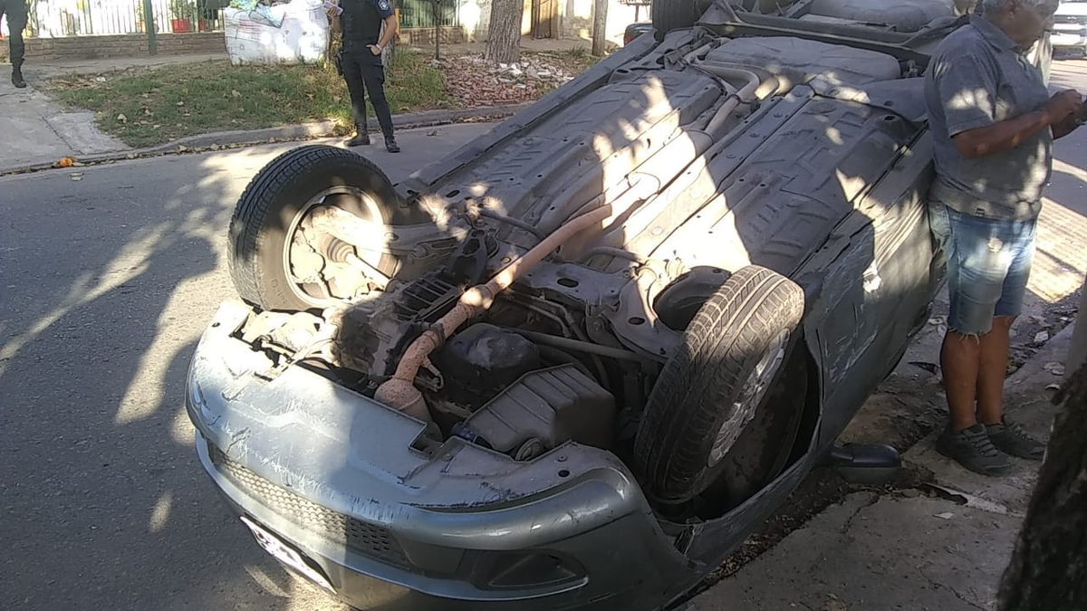 El hombre había intentado robar en una vivienda ubicada entre las calles Balboa y Glicina, Claypole.