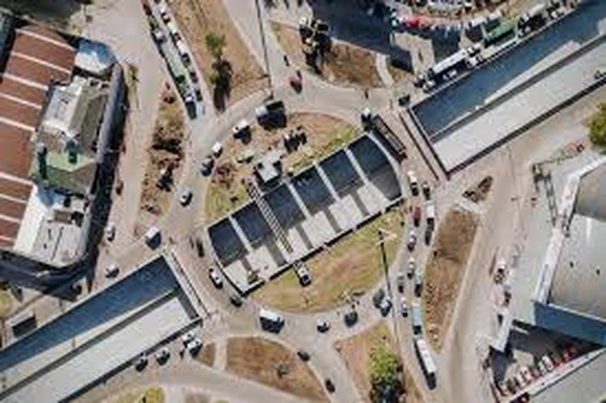 Es una de las obras más importantes de Almirante Brown en este año.