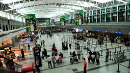 aeropuerto de ezeiza: investigan a una red dedicada a la venta de bebes tras el intento de viaje de una menor