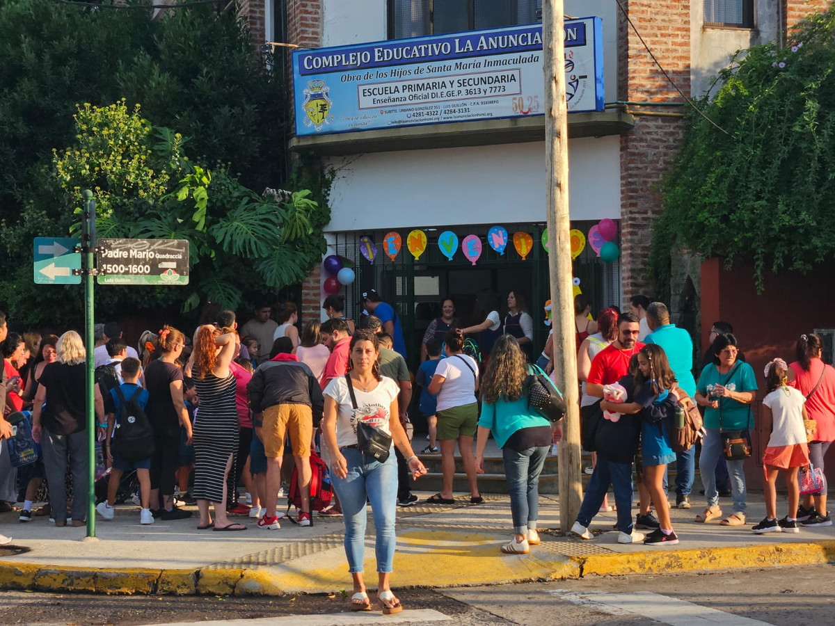 El inicio de clases en el colegio "La Anunciaci&oacute;n" de Luis Guill&oacute;n.