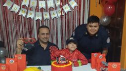 La emoción de Bastián: Bomberos de Canning sorprendieron a un nene con discapacidad en su cumpleaños