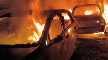 Incendio en un depósito judicial de Almirante Brown: al menos 12 autos afectados
