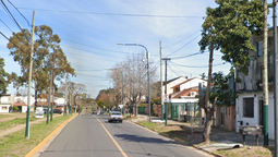 lomas: detuvieron a dos jovenes cuando intentaban robarle el auto a una mujer