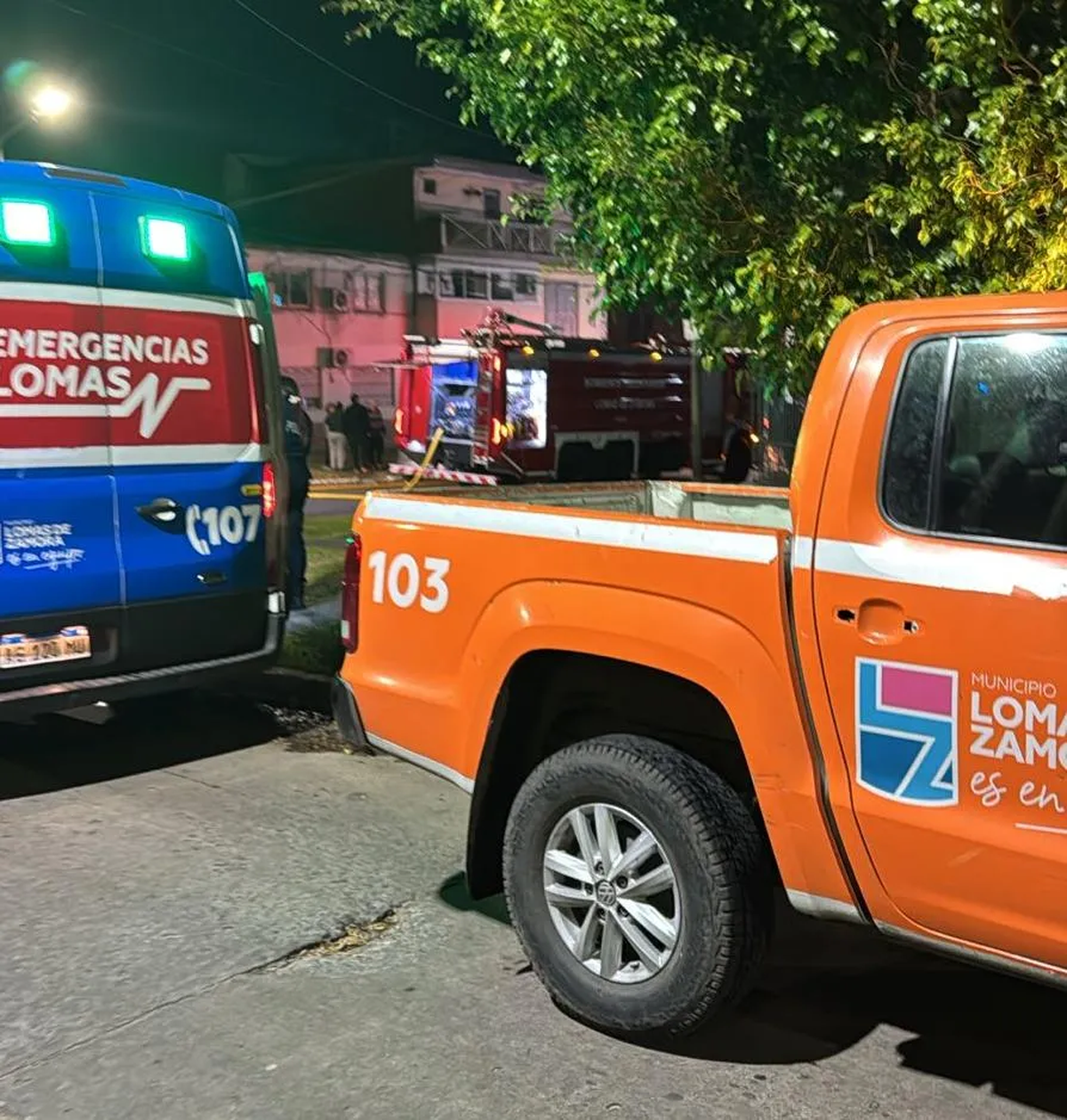 El operativo que se desarrolló frente a la casa de Lomas. 