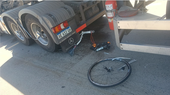 San Vicente: dos ciclistas atropellados por un camión en la Ruta 6