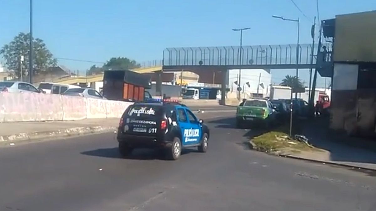 Un policía fue baleado por motochorros en Lomas de Zamora