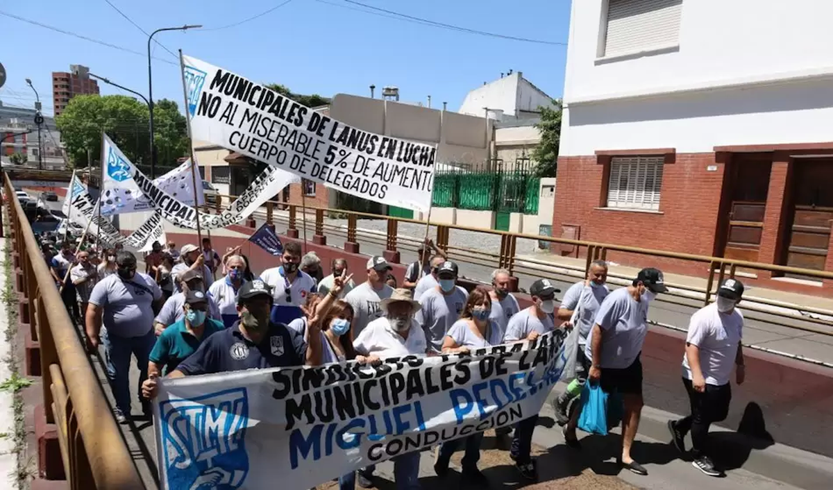 Lanús: trabajadores municipales convocaron a un paro de 24 horas