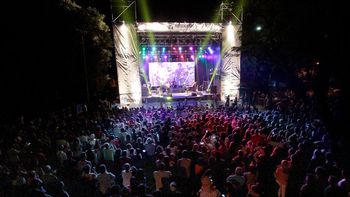 Shows abiertos en Almirante Brown: Emilia