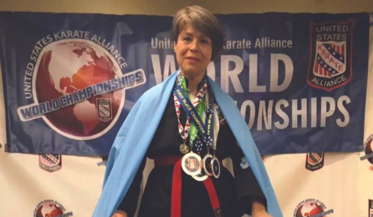 Sandra con las medallas que obtuvo en el mundial de Kung Fu de Nueva Orleans. 