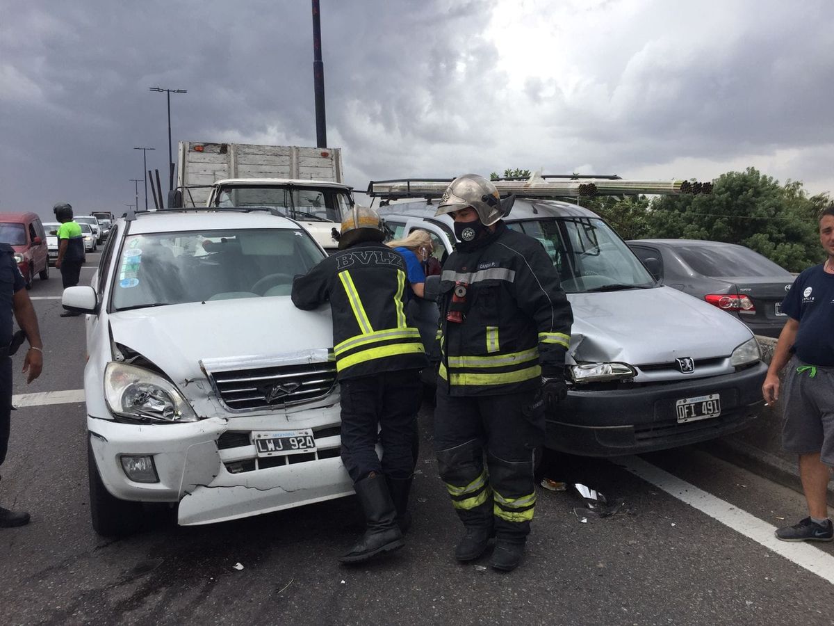 Choque m&uacute;ltiple en Lomas de Zamora.