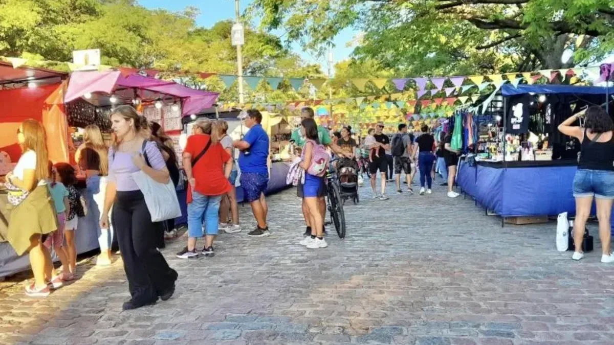 Emprendedores locales volverán a reunirse en la Plaza Libertad, en Lomas, en el ultimo fin de semana del mes. 